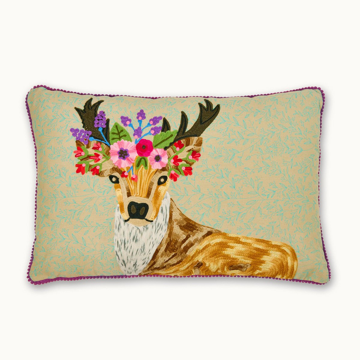 Coussin avec hirsch remplissant